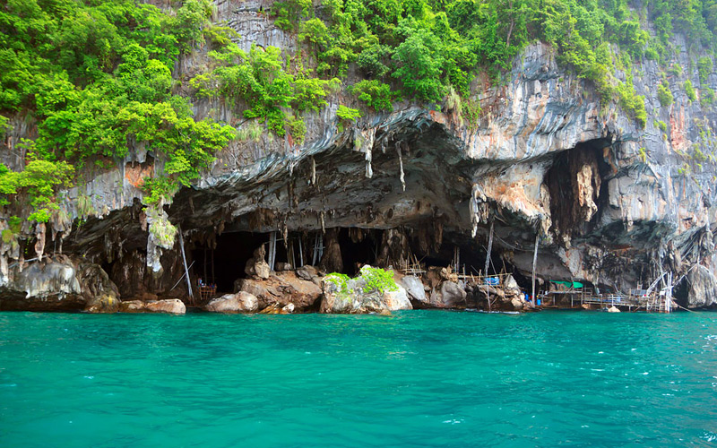 Phi Phi 3 Days 2 Night , Viking cave 