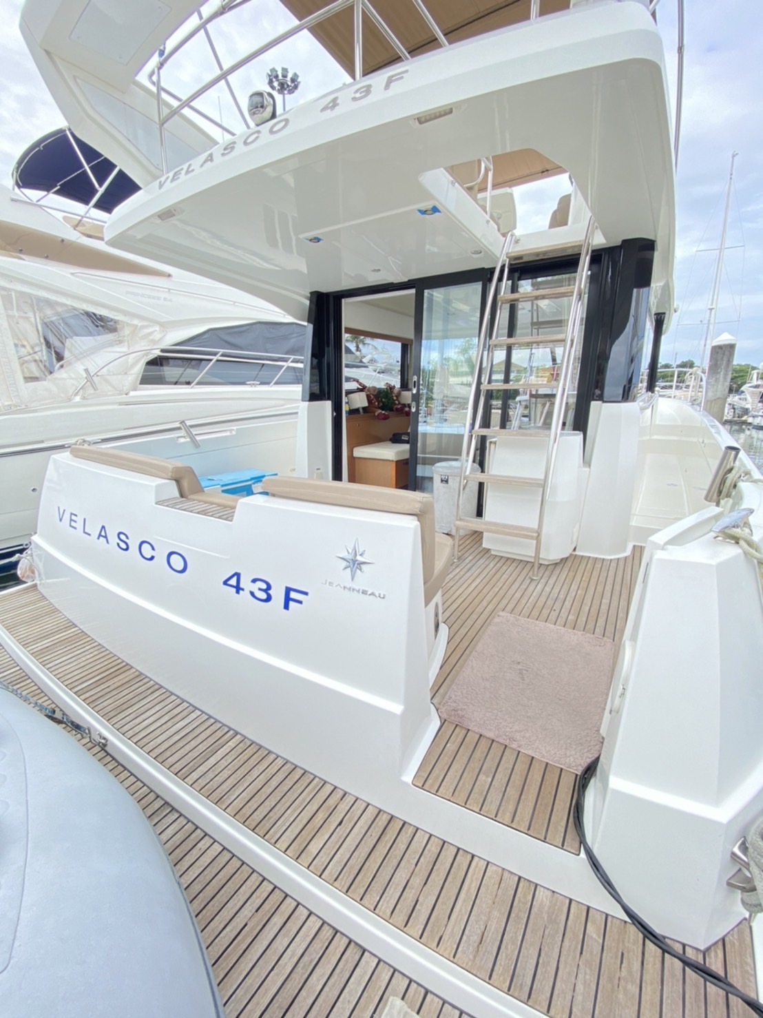 YACHT - Velasco 43F - Maithon+Coral or Maithon+Khai (Phuket)